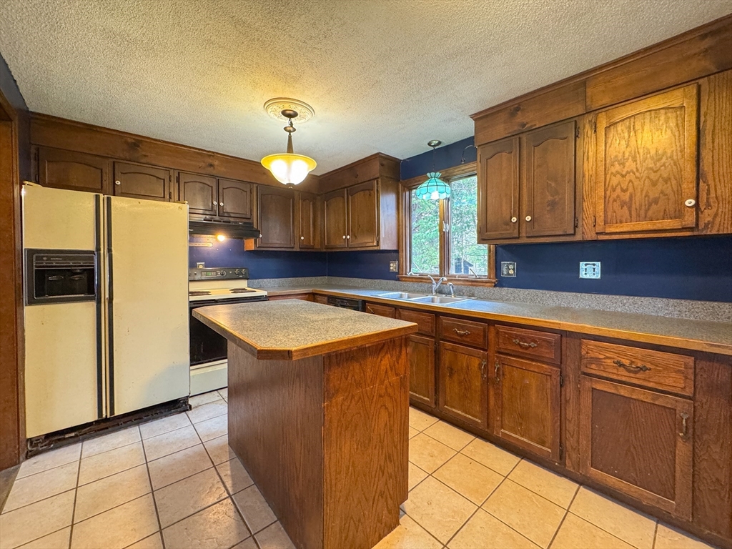 60 White Fox Rd, Agawam, MA Photo #20