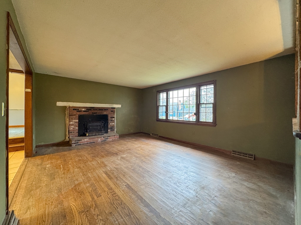 60 White Fox Rd, Agawam, MA Photo #9