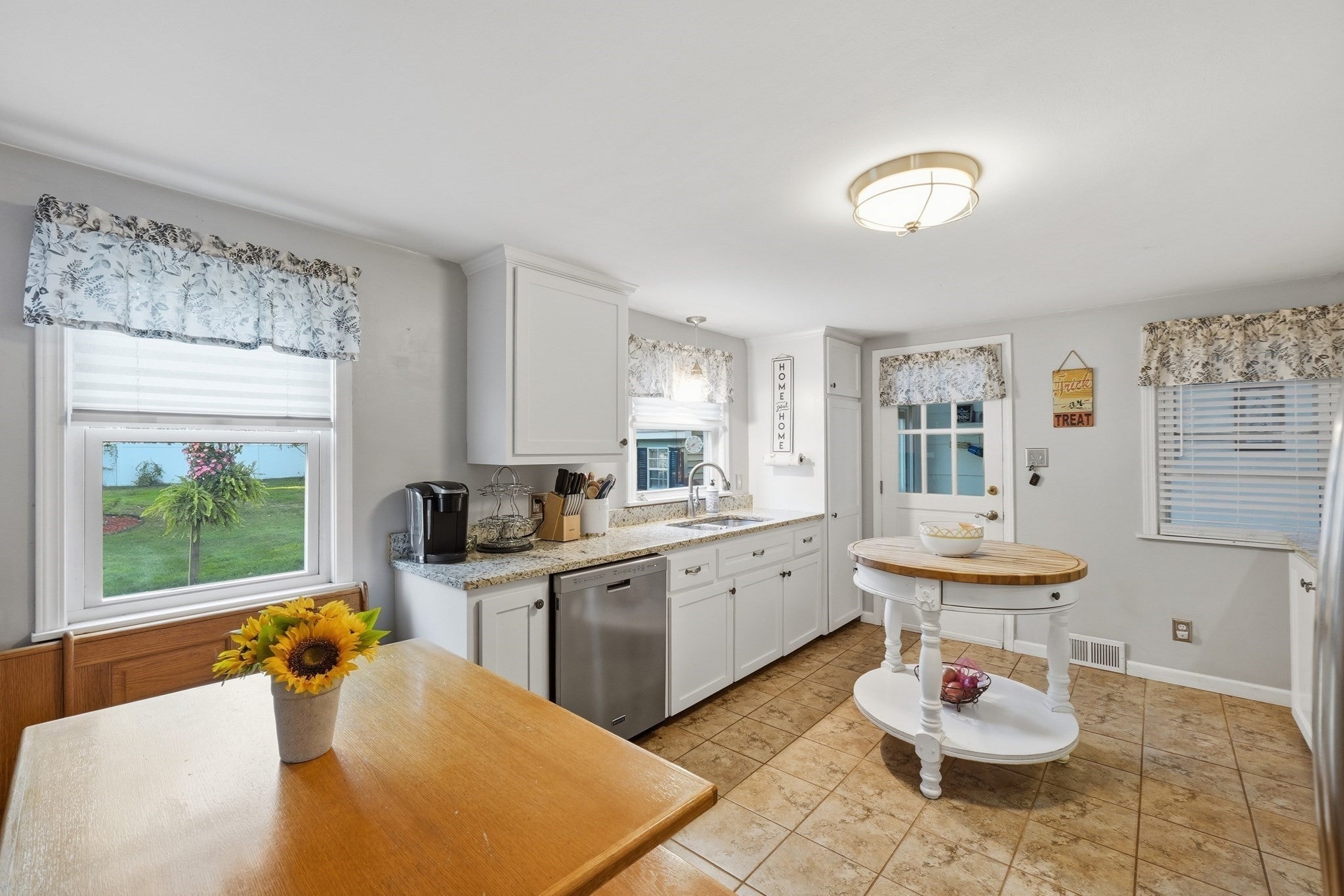 57 Parkview St, Ludlow, MA, 57 Parkview St, Ludlow, MA Photo #3