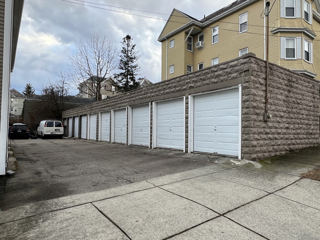 100-104 Adams St