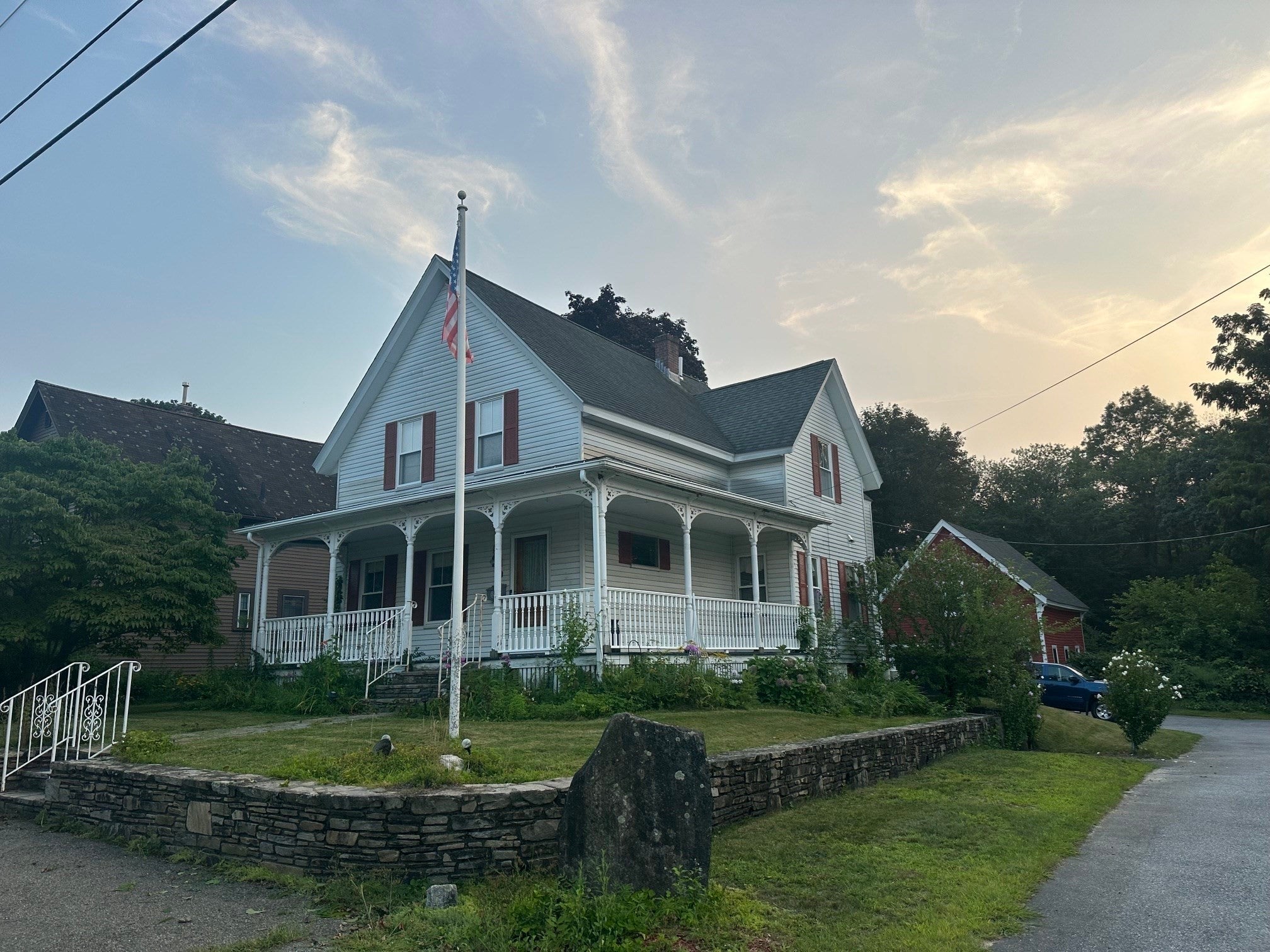 90 Locust Ave