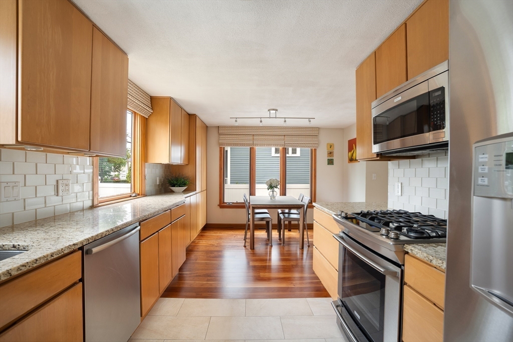 76 Grove St 76