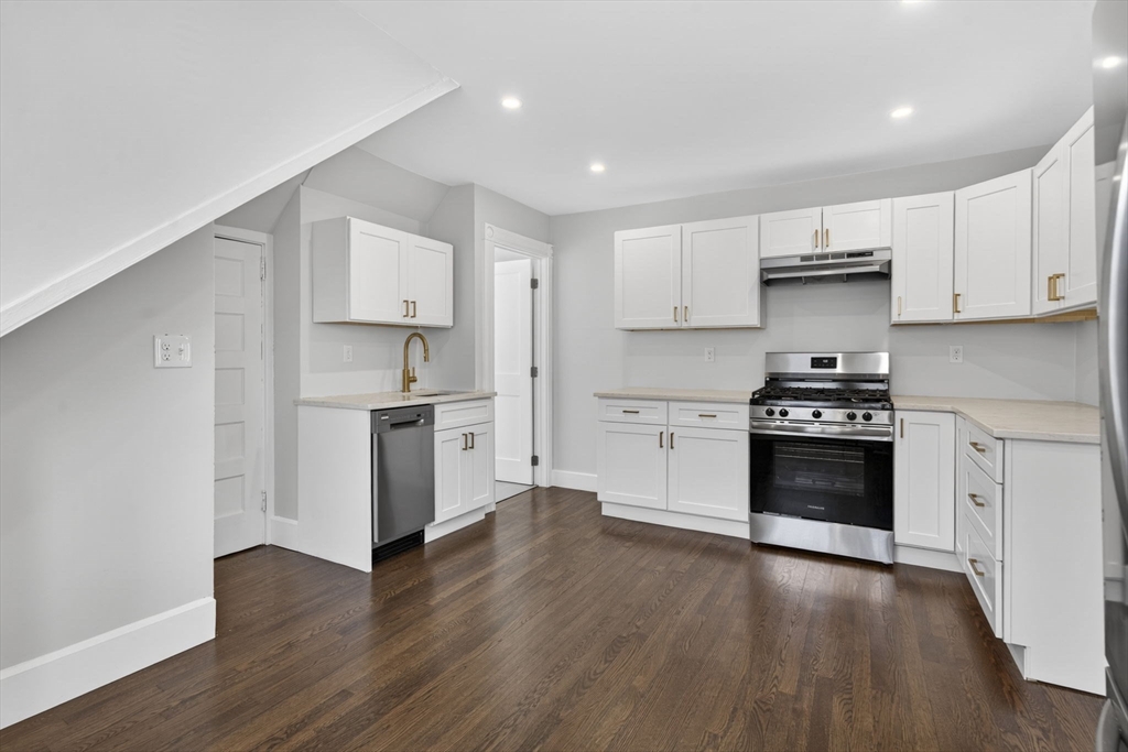 21 Dunlap St 3