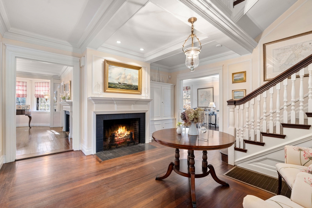 469 Walnut St