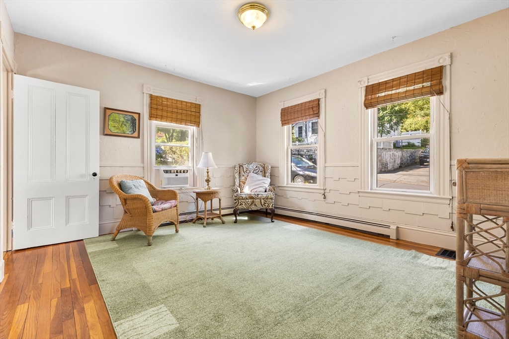10 Gilmore St