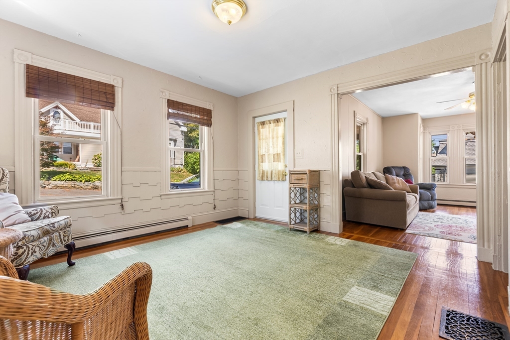 10 Gilmore St