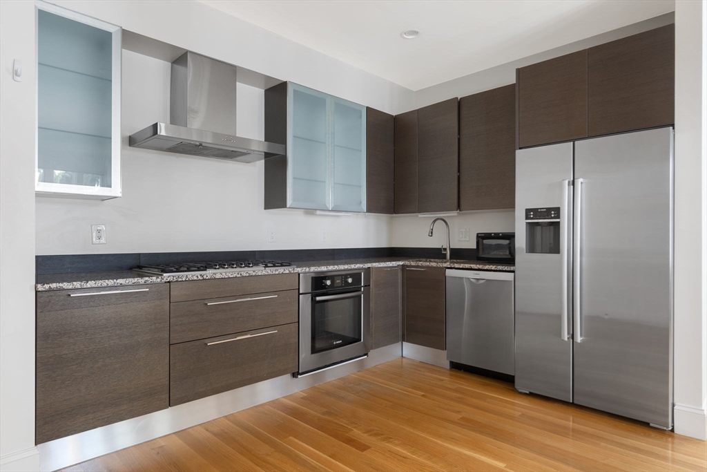 308 Beacon St #3, Somerville, MA Photo #3