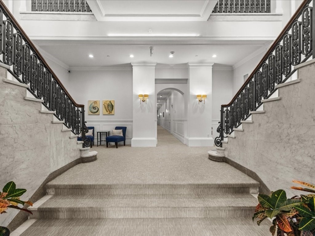 7 Russell Street 303