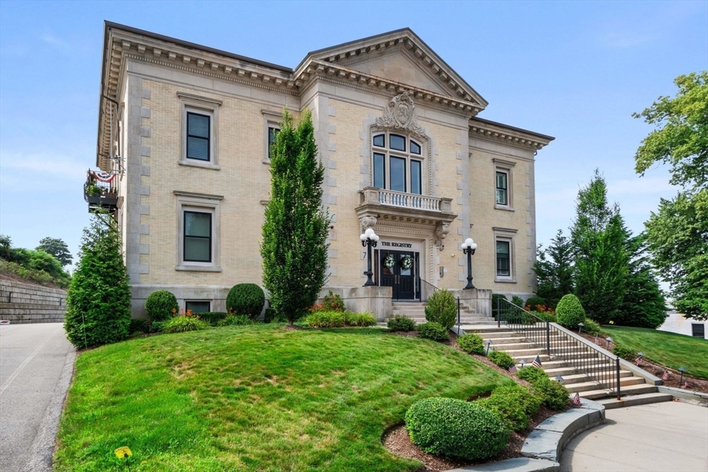 7 Russell Street 303