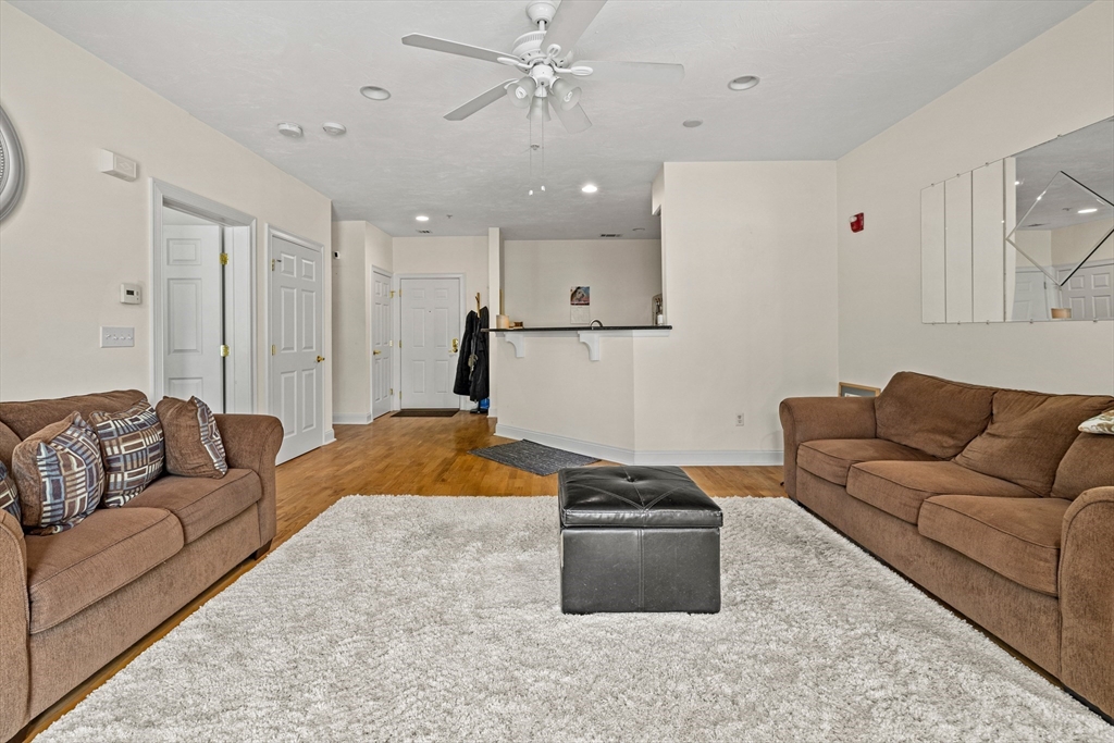 2201 Davenport Ave 2201