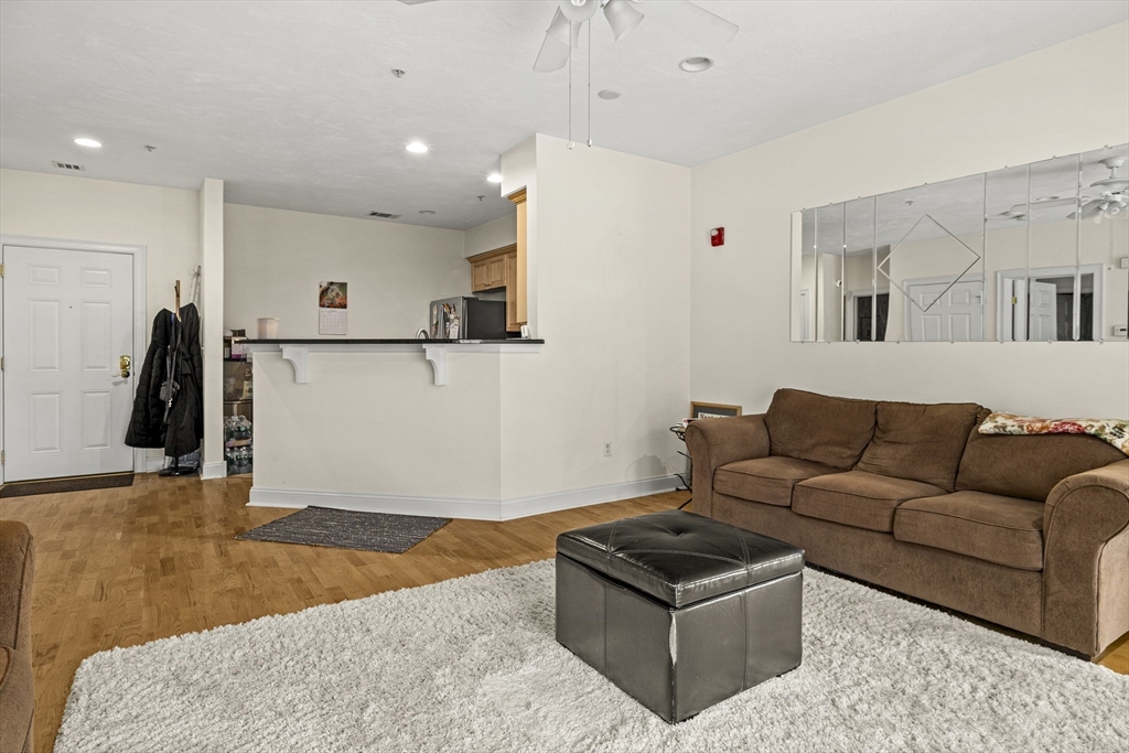 2201 Davenport Ave 2201