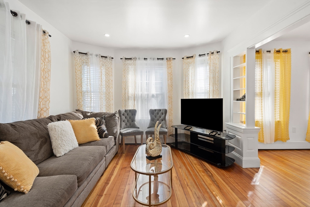 1 Meadowbrook Rd