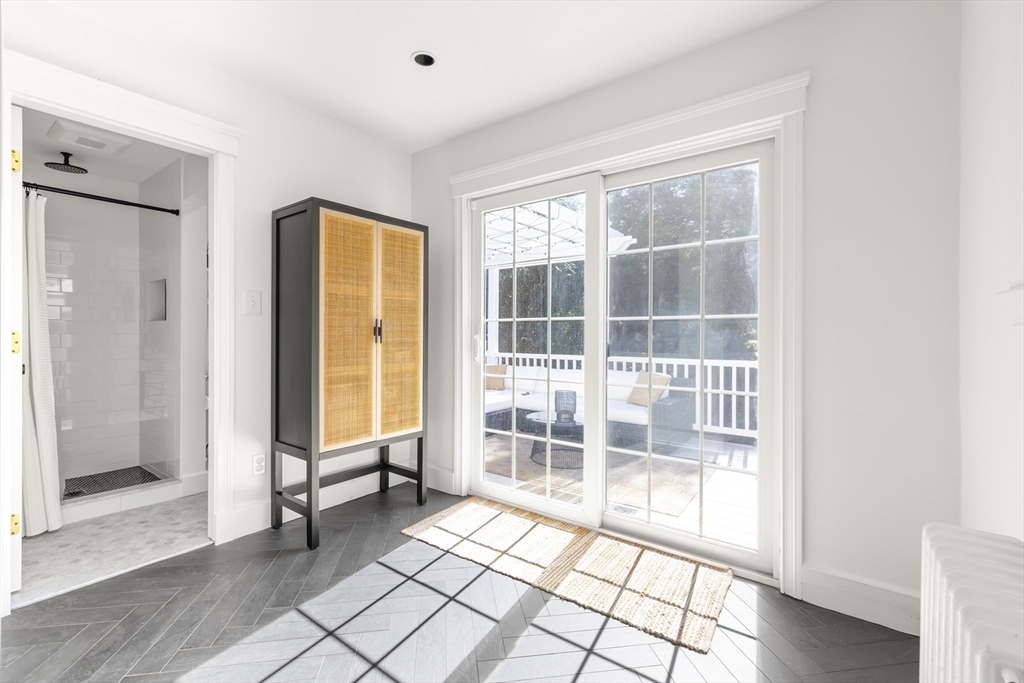 Wellesley, Massachusetts 02481, United States, 2 Bedrooms Bedrooms, ,2 BathroomsBathrooms,Residential,Active,228355