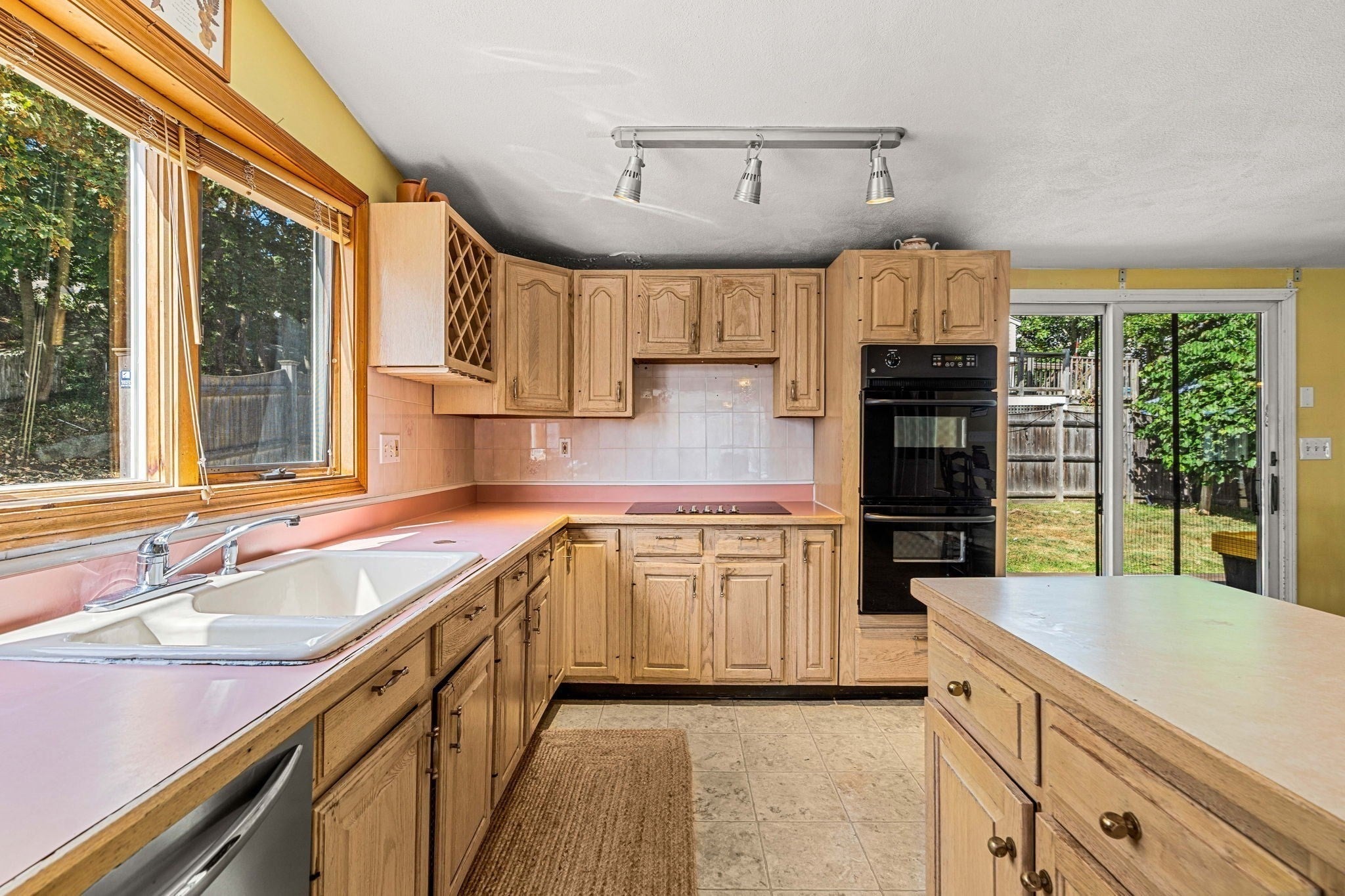 1 Granite Court, Gloucester, MA Photo #9
