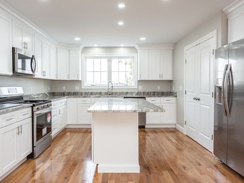 579 Summit St 2 Fall River MA 02724