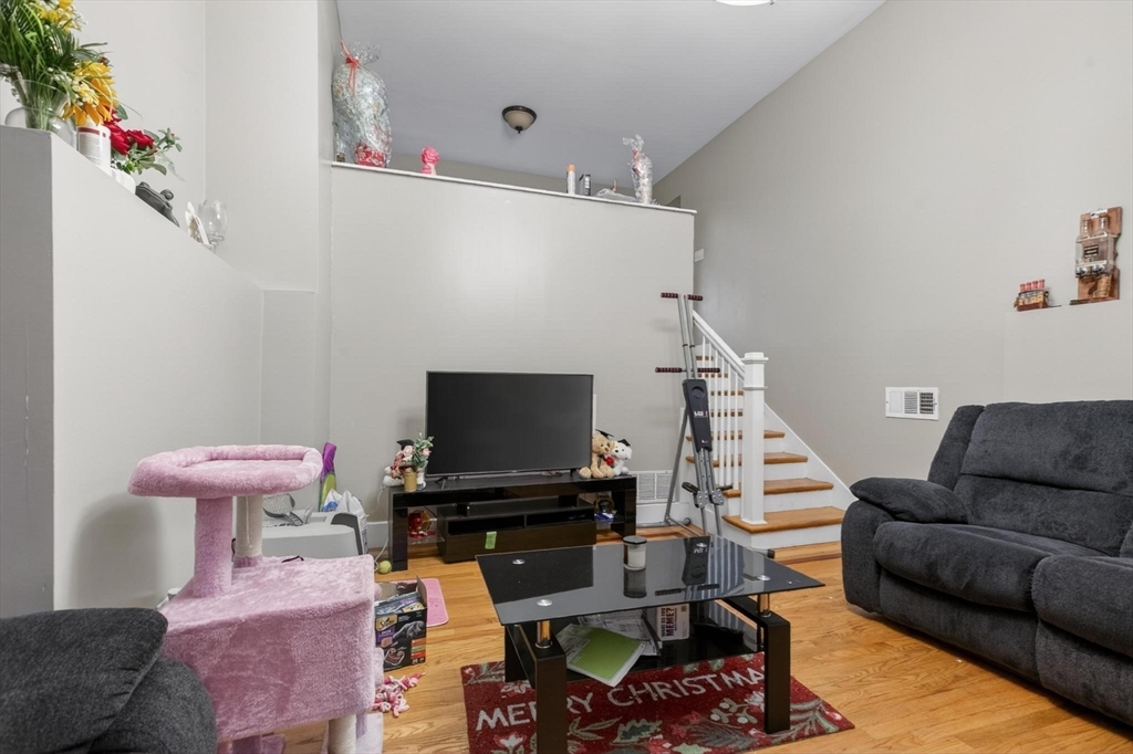 117 Winnisimmet St, Chelsea, MA, 117 Winnisimmet St, Chelsea, MA Photo #4
