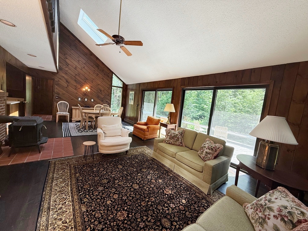 841 Moberg Rd
