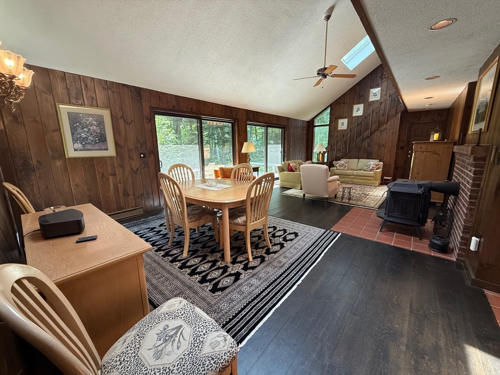 841 Moberg Rd