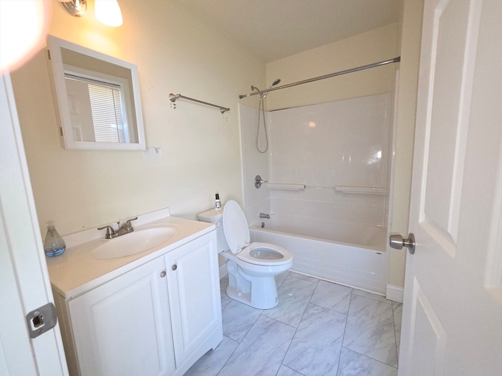 659 Southbridge Street #1, Worcester, MA, 659 Southbridge Street #1, Worcester, MA Photo #6