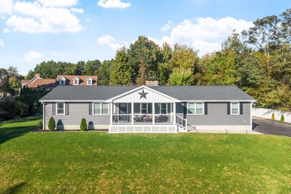 4 Nutting Dr Leominster MA 01453