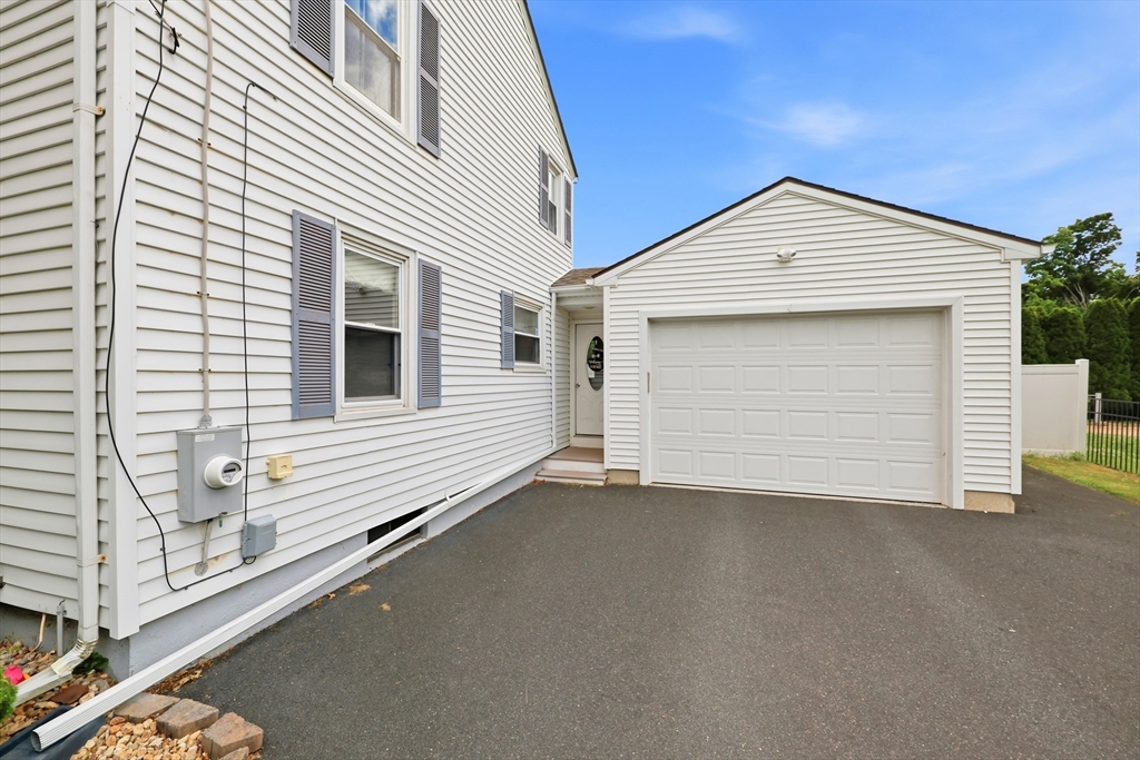 37 Valentine St