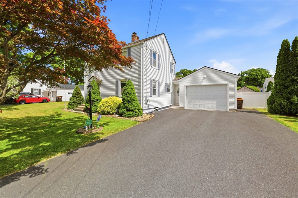 37 Valentine St