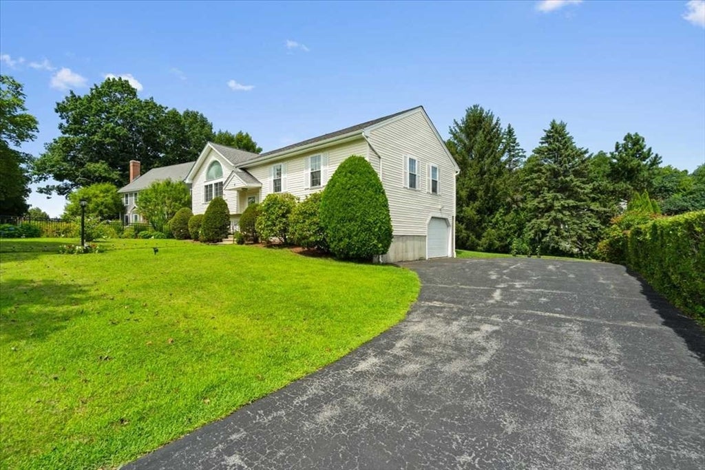 6 Moreland Green Dr