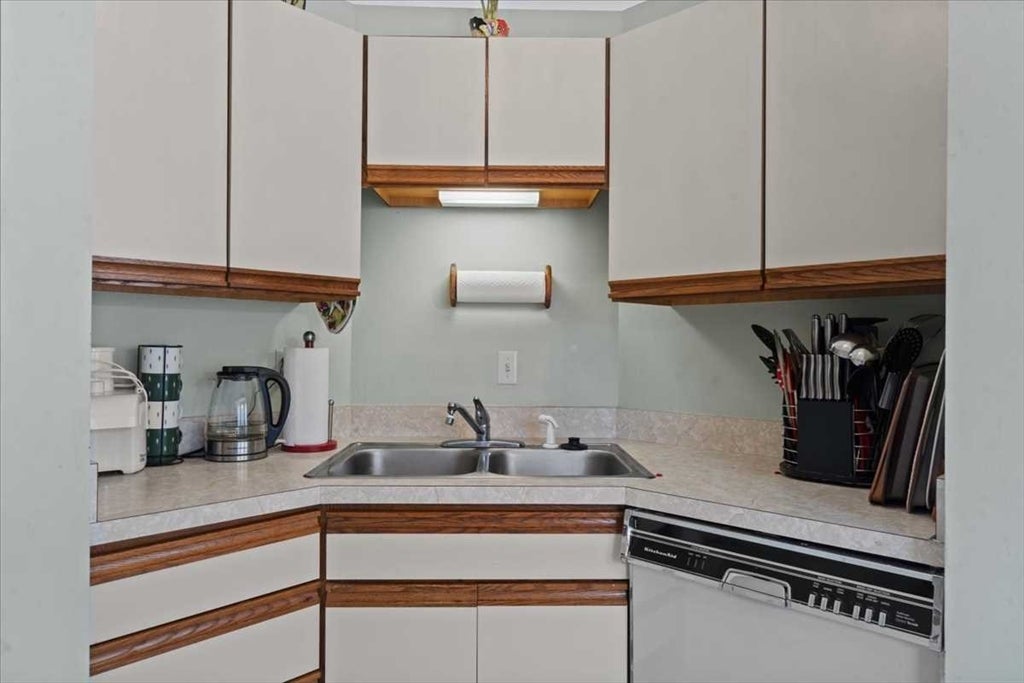 6 Moreland Green Dr, Worcester, MA, 6 Moreland Green Dr, Worcester, MA Photo #15