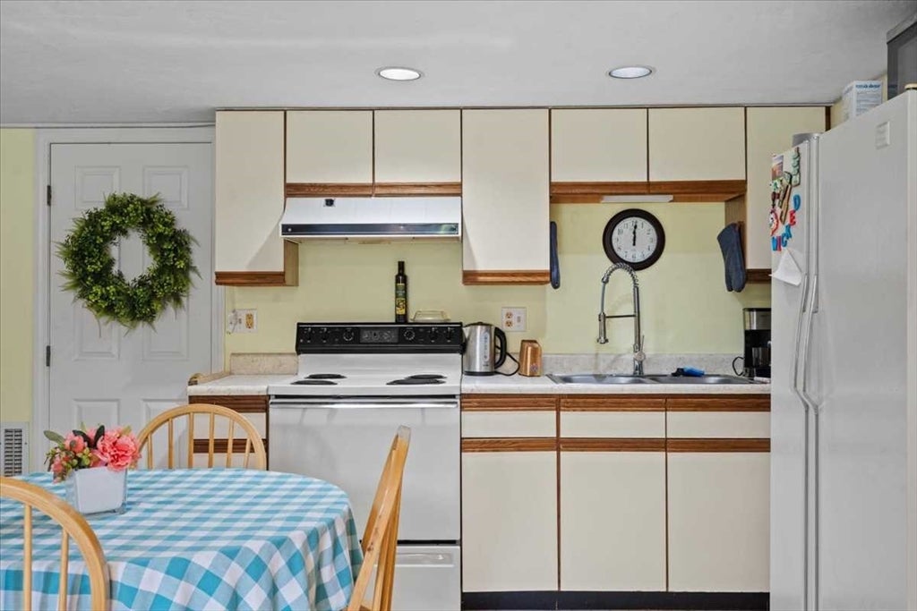 6 Moreland Green Dr, Worcester, MA, 6 Moreland Green Dr, Worcester, MA Photo #27