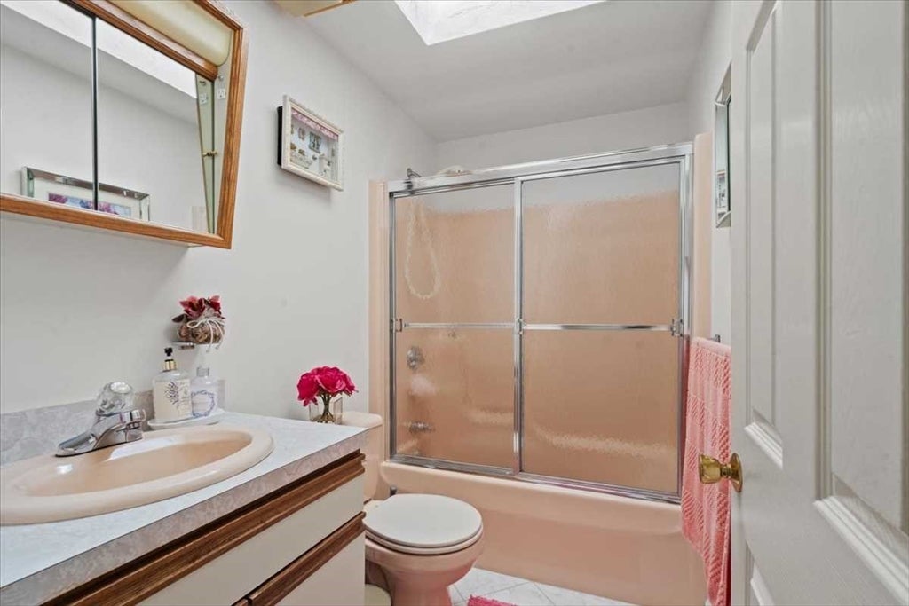 6 Moreland Green Dr, Worcester, MA, 6 Moreland Green Dr, Worcester, MA Photo #23