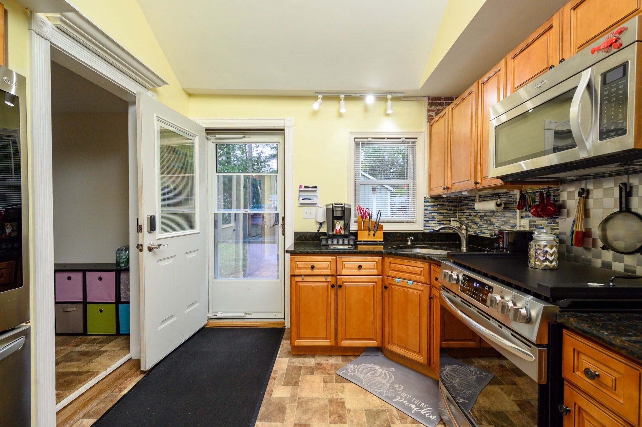 43 Furnace Ln