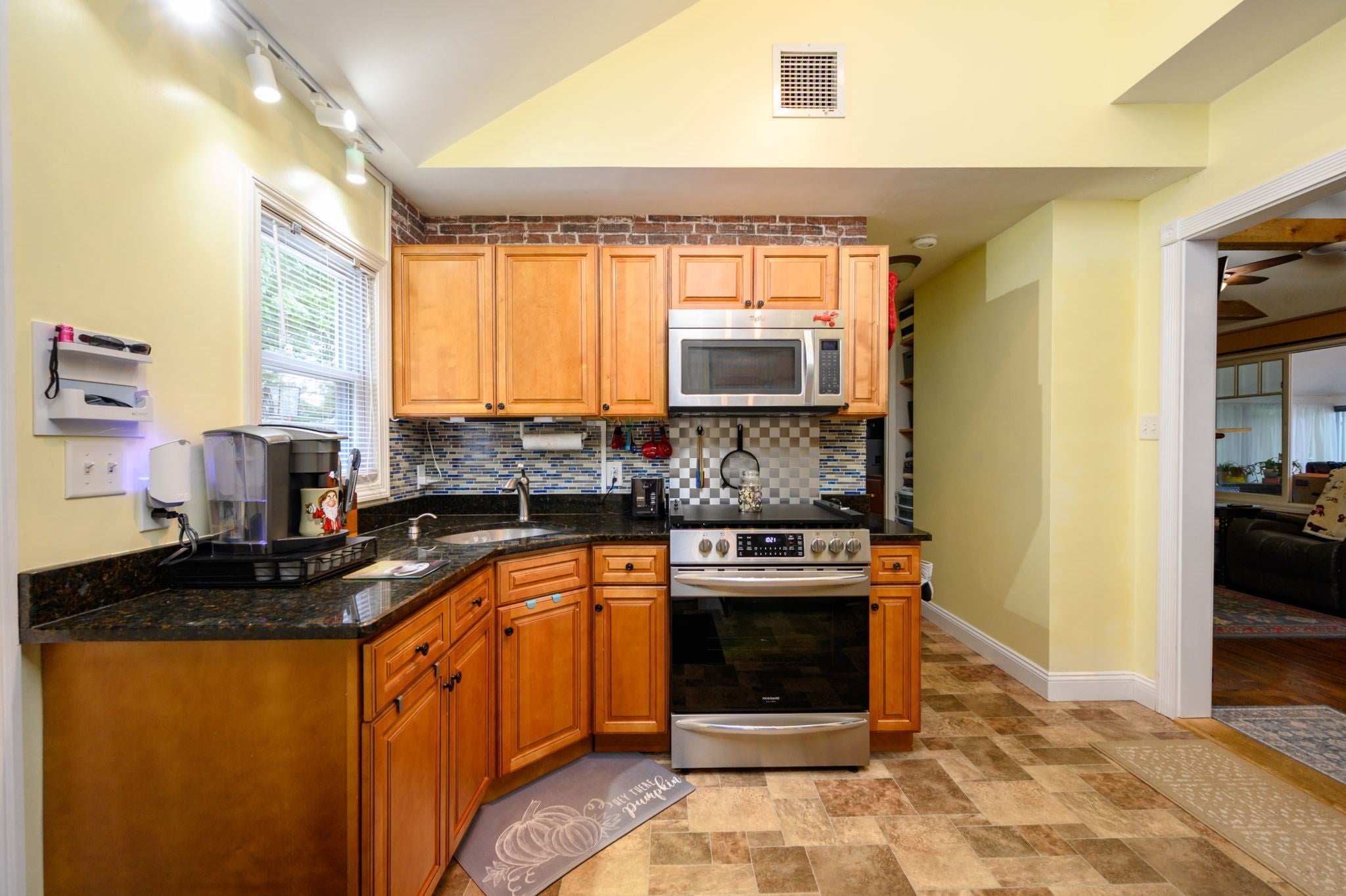 43 Furnace Ln, Pembroke, MA, 43 Furnace Ln, Pembroke, MA Photo #8