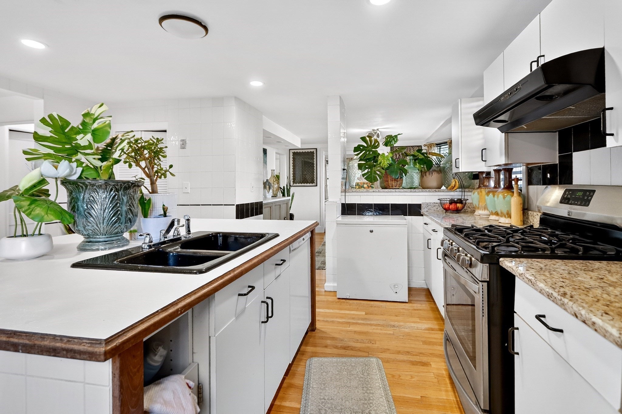 162 Brush Hill Rd #2, Milton, MA, 162 Brush Hill Rd #2, Milton, MA Photo #4