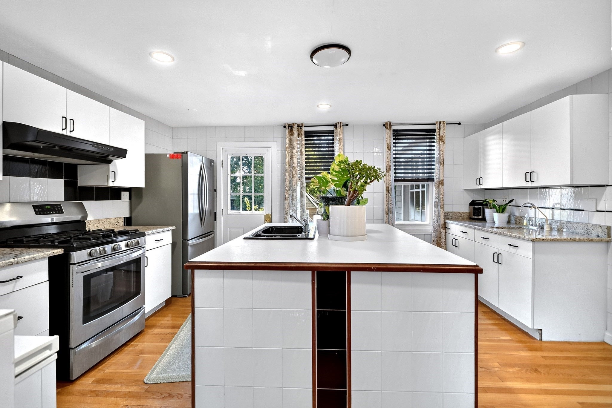 162 Brush Hill Rd #2, Milton, MA, 162 Brush Hill Rd #2, Milton, MA Photo #2