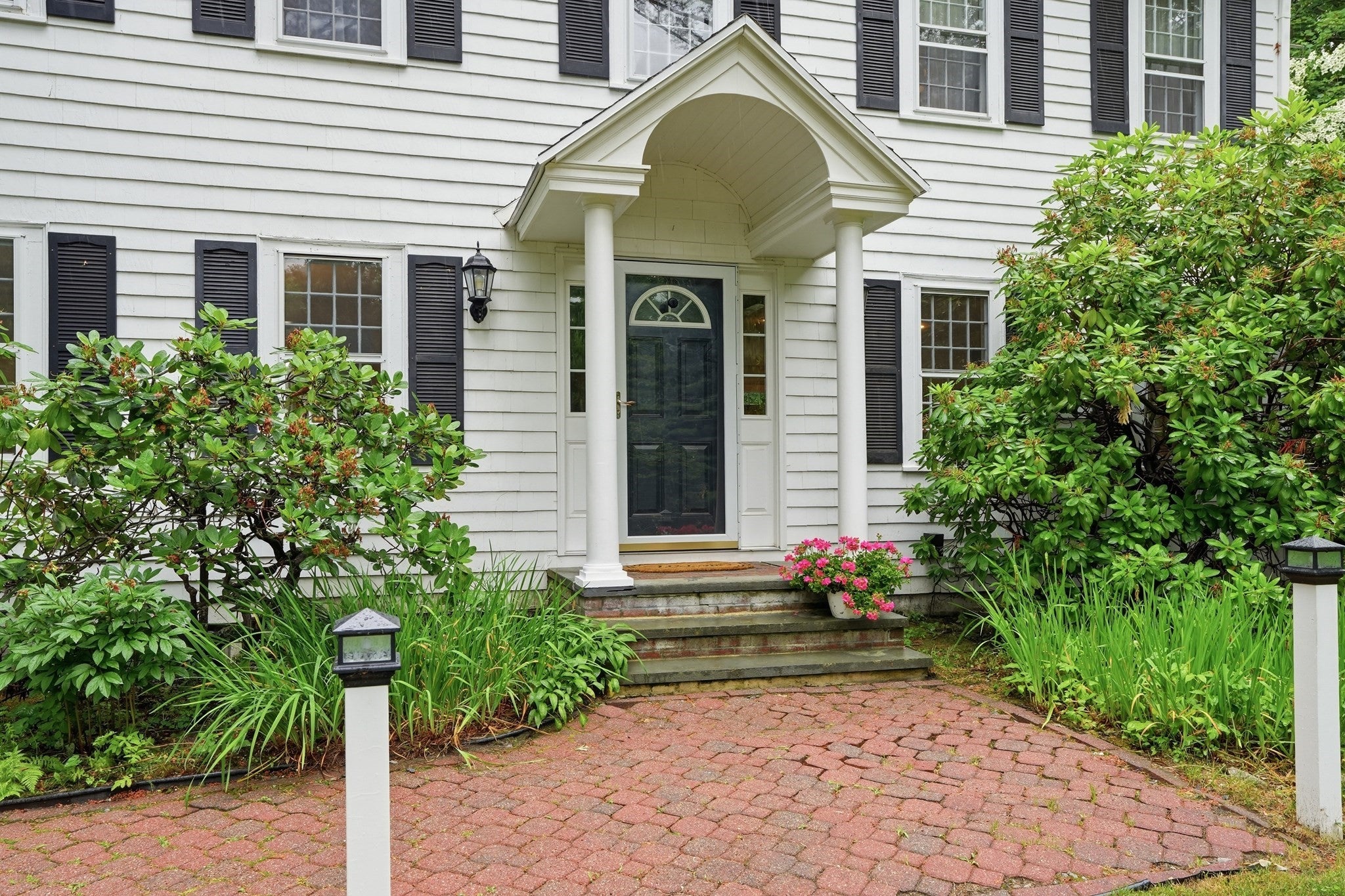 44 Old Meeting House Ln