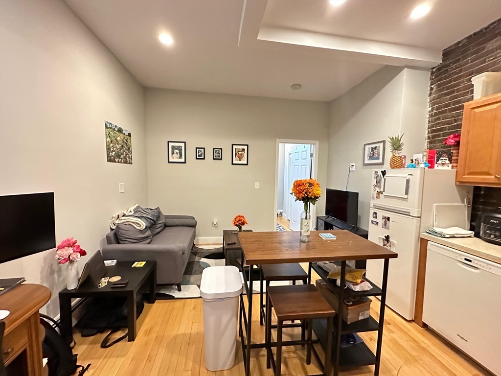 204 Endicott St 1
