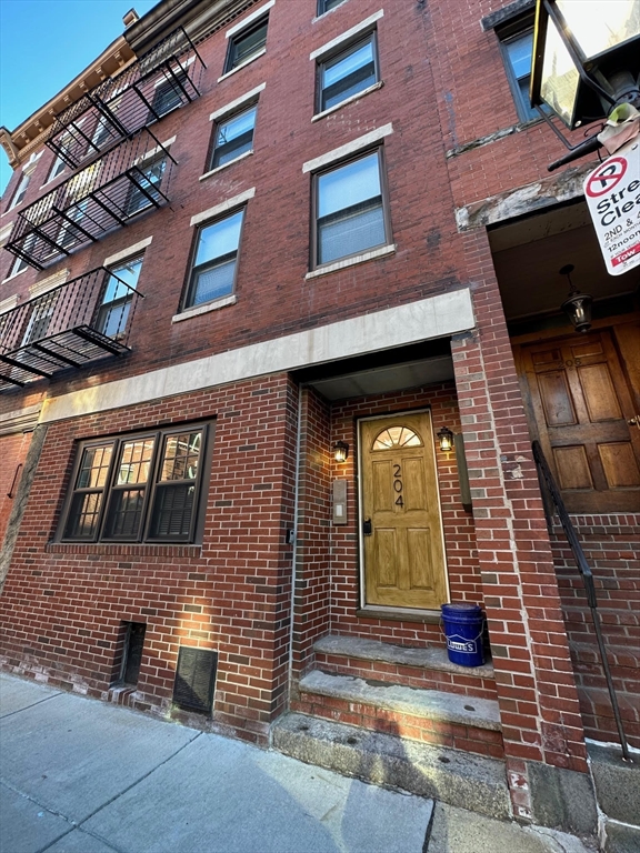 204 Endicott St #1, Boston, MA Photo #6