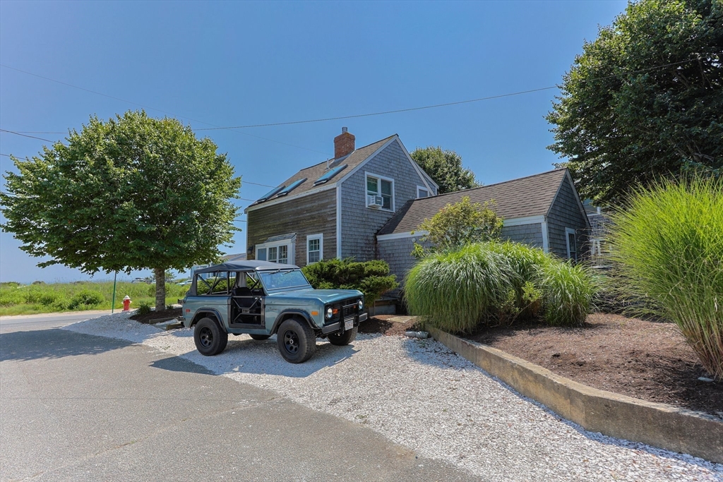 3 Oyster Dr
