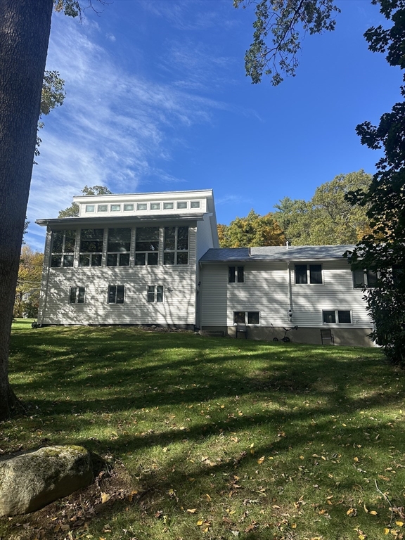 24 Seneca Dr