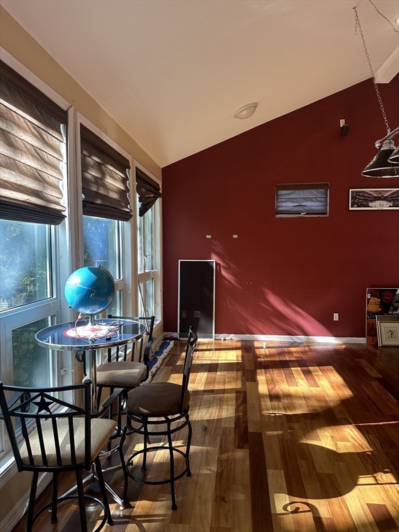 24 Seneca Dr