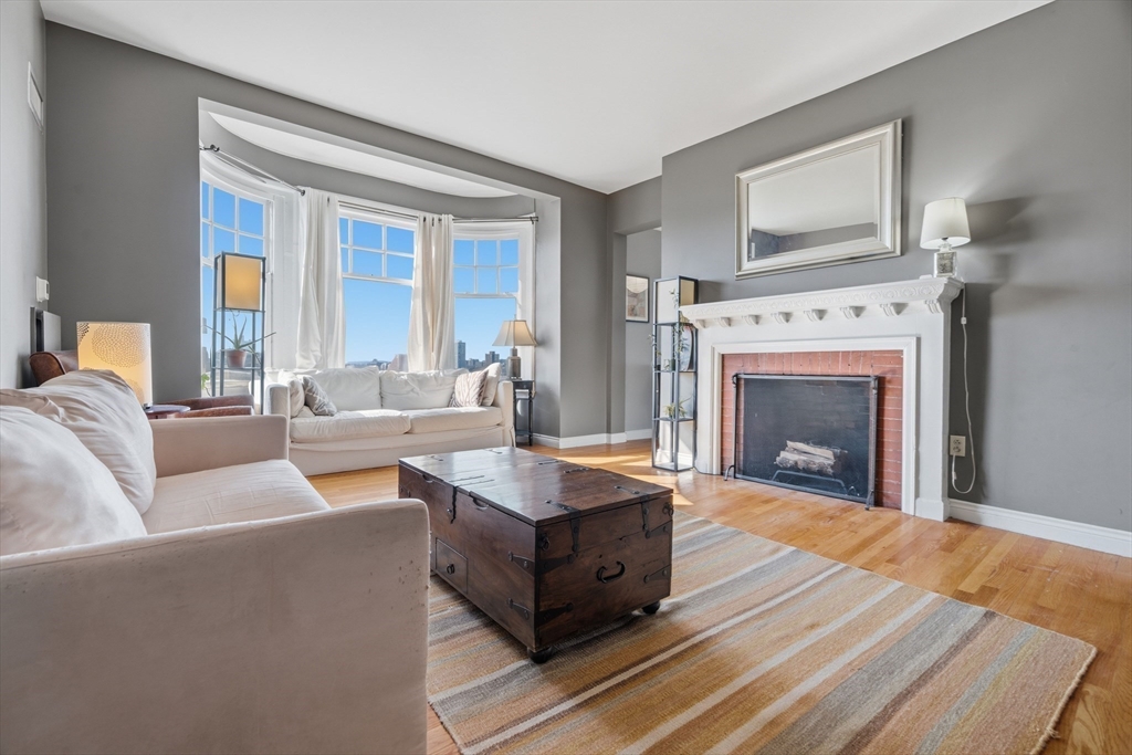 4 Charlesgate E 606