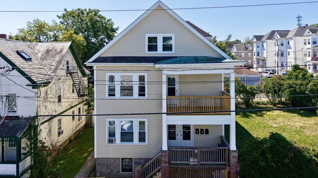 498-500 Coggeshall St