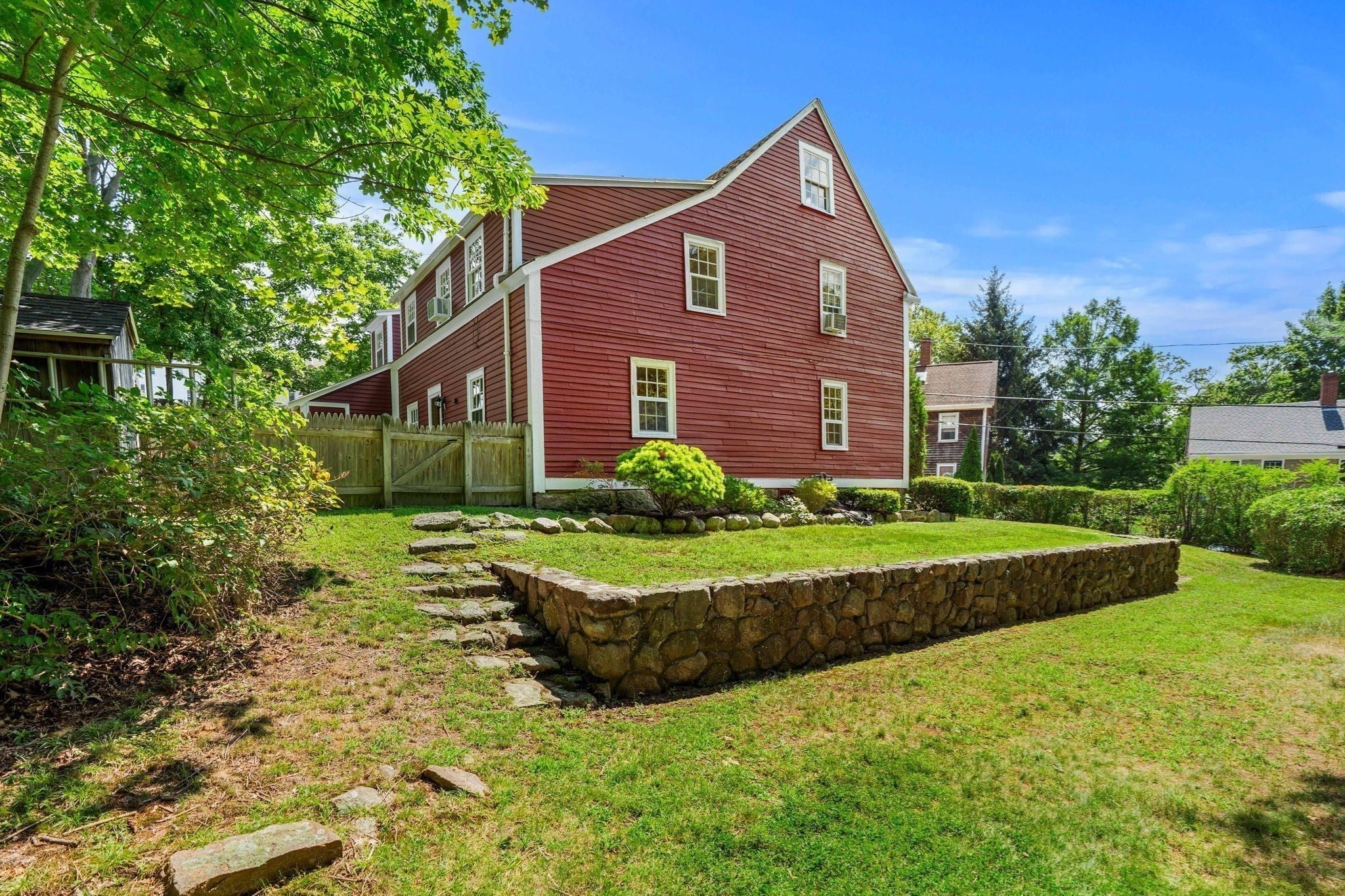 25 Bennett St, Manchester, MA Photo #23