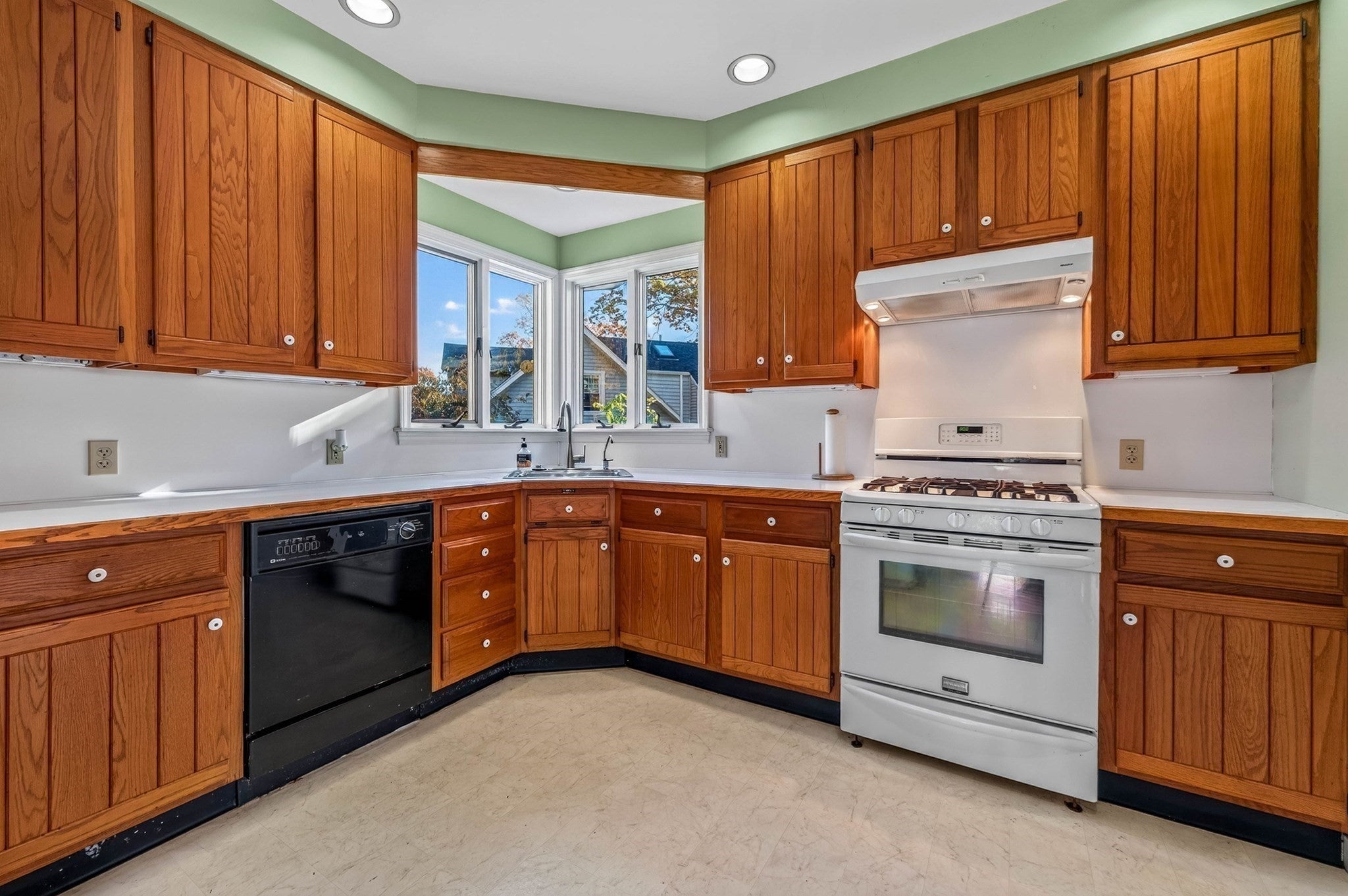 100 Hillsdale Road, Dedham, MA, 100 Hillsdale Road, Dedham, MA Photo #17