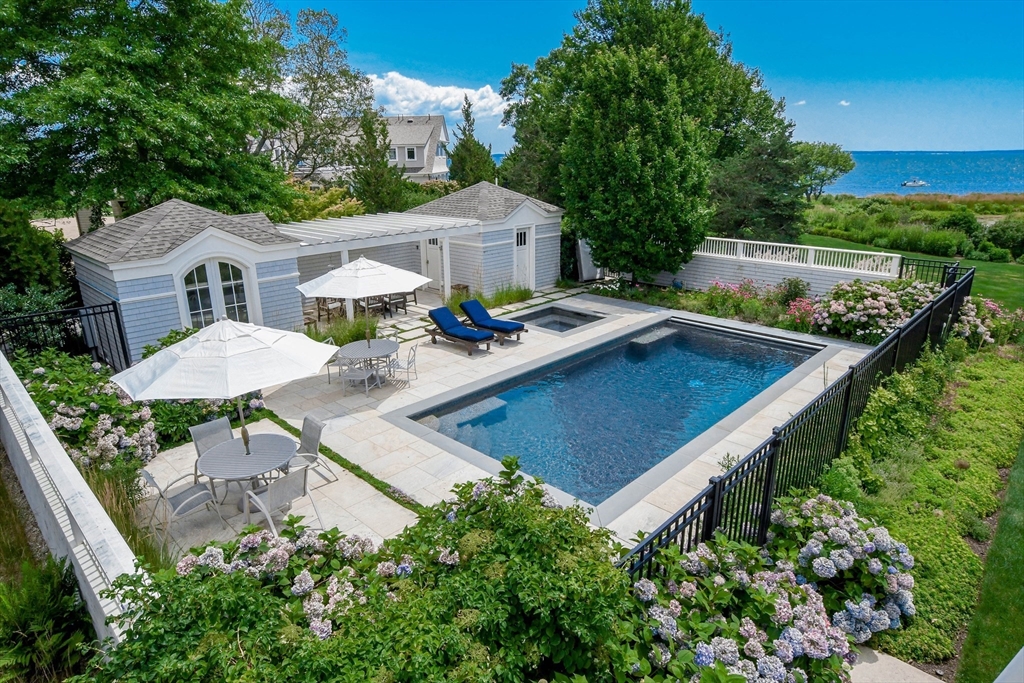 85 Moorings Rd