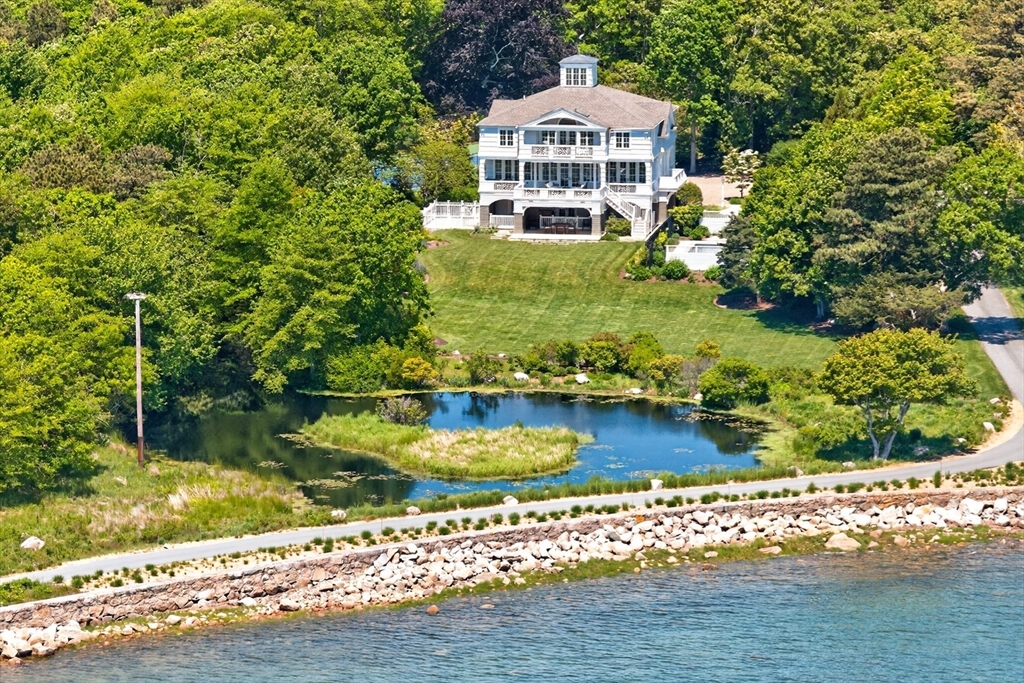 85 Moorings Rd