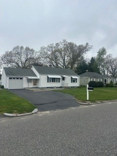 44 Maebeth St