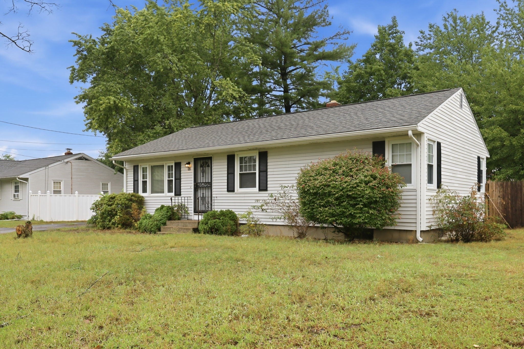 52 Navajo Rd, Springfield, MA, 52 Navajo Rd, Springfield, MA Photo #3