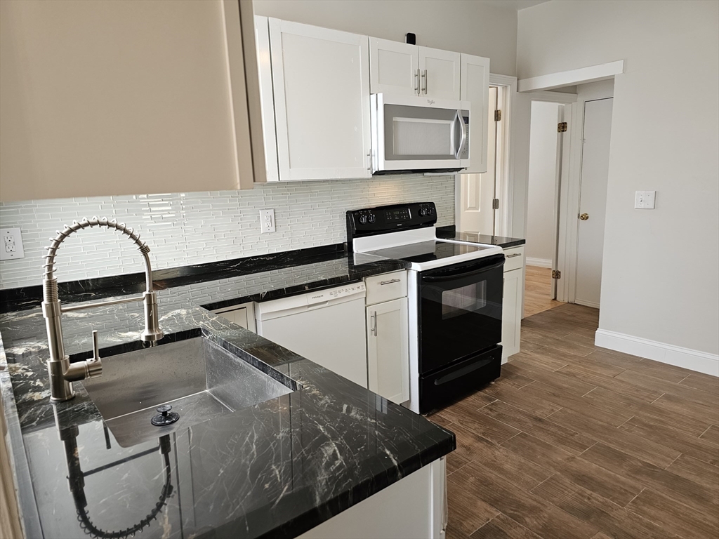 47 Lincoln St #1, Stoneham, MA Photo #4