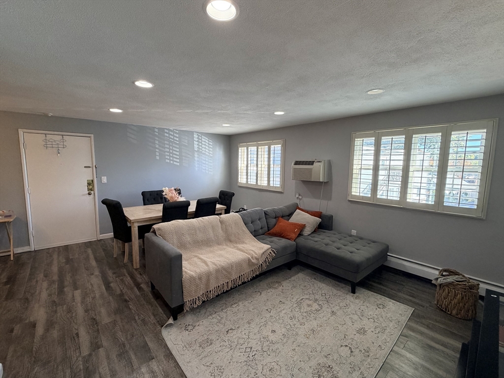 271 Boston Post Rd E 4